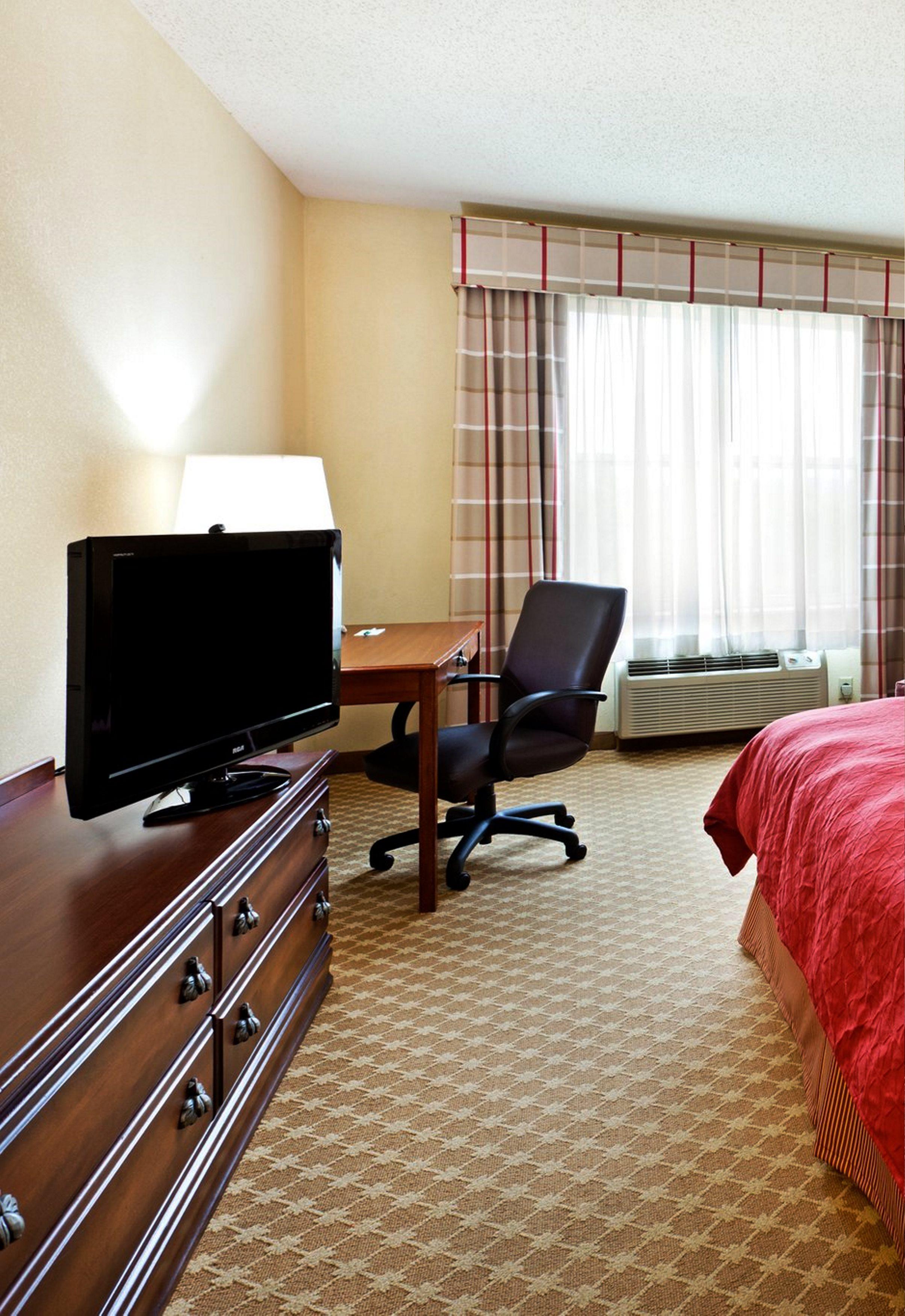 Country & By Radisson, Northeast - Hershey Inn