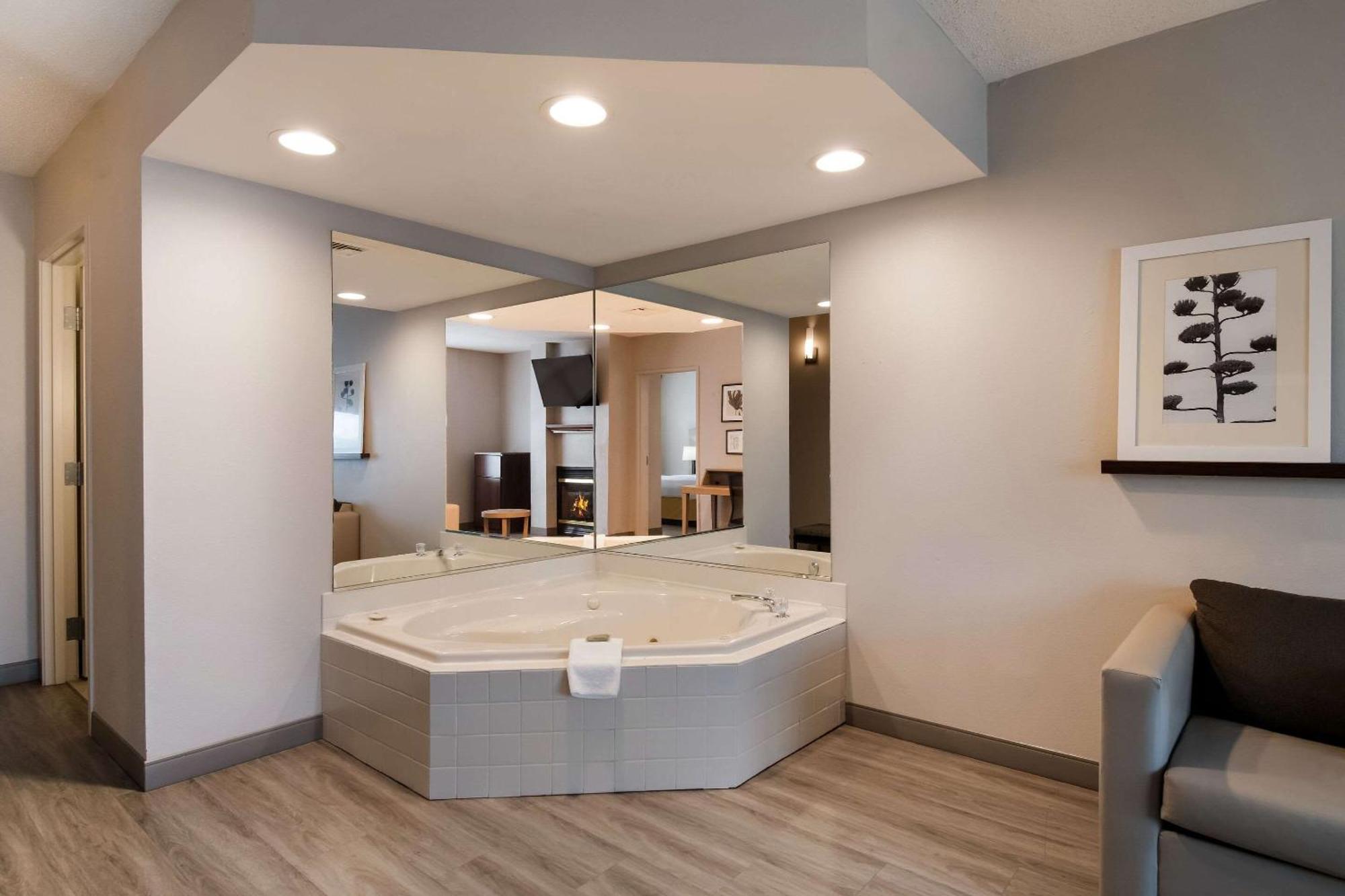 Inn Country & By Radisson, Northeast - Hershey